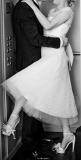 Suknia ślubna Piękna suknia ślubna Margarett model 2013-Dominka kolor: Biały rozmiar: Rozmiar 34/36, pas 64 cm, wzrost 164 cm.
