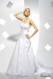 Suknia ślubna Sprzedam suknię ślubną- skromną a zarazem śliczną kolor: biały rozmiar: 34/36