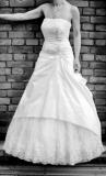 Suknia ślubna sprzedam kolor: biały rozmiar: 36/38